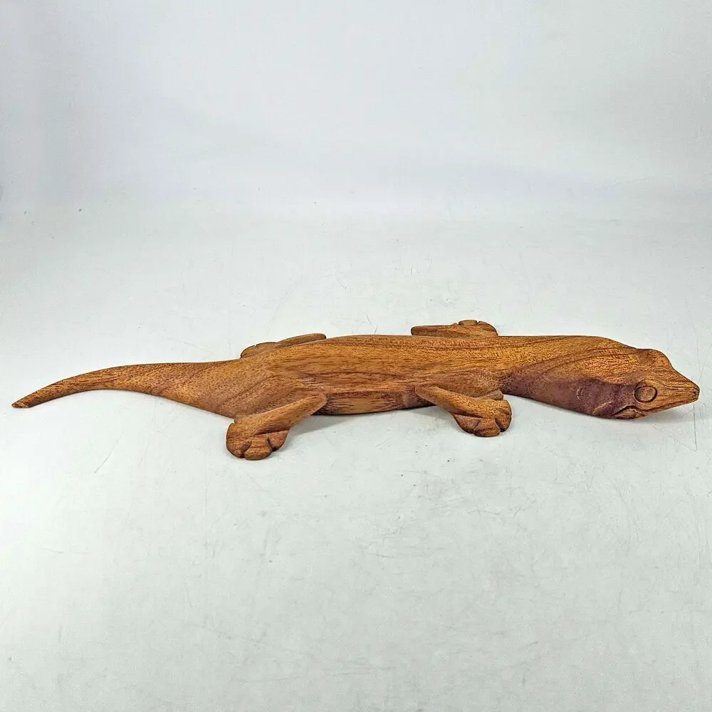 Vintage hand carved wood wooden gecko lizard Folk Art figurine